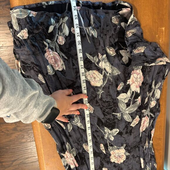 Vintage 90s CLIO size Medium Dark Floral Flowy Boho Silky Satin Maxi Skirt - Picture 4 of 6